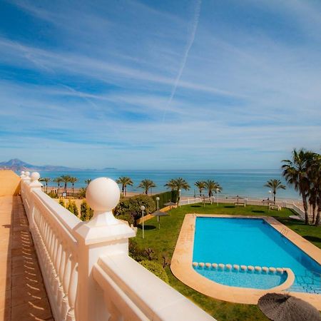 Lovely Apartment Beach Front & Pool إل كامبيلو المظهر الخارجي الصورة