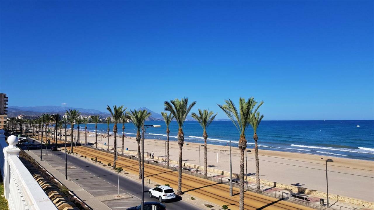 Lovely Apartment Beach Front & Pool إل كامبيلو المظهر الخارجي الصورة